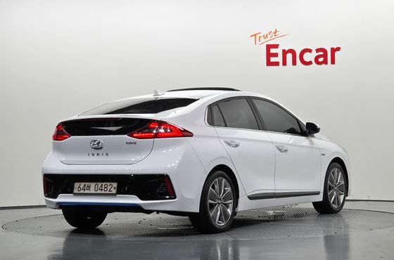 Hyundai Ioniq Q — пробег 170 478 км — фото 2 из 5