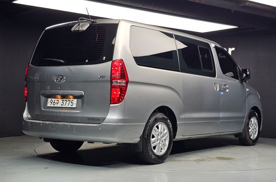 Hyundai Starex 5-Seater VAN Smart — пробег 122 819 км — фото 2 из 5