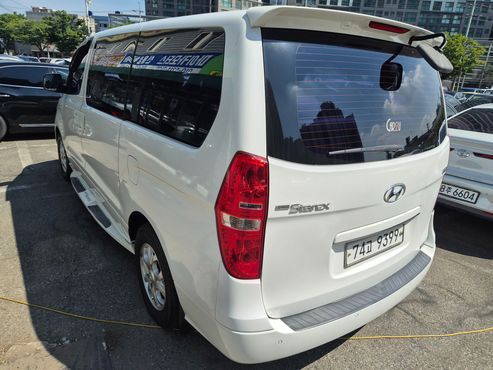 Hyundai Starex 12-Seater Wagon CVX Premium — пробег 149 000 км — фото 4 из 5