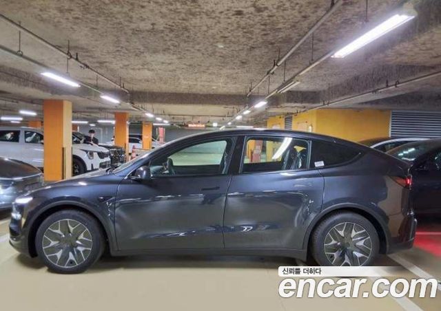 Tesla Model Y L Long Range AWD — пробег 1 км — фото 5 из 5