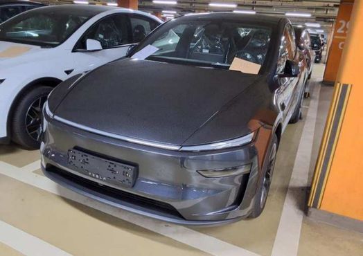 Tesla Model Y L Long Range AWD — пробег 1 км — фото 2 из 5