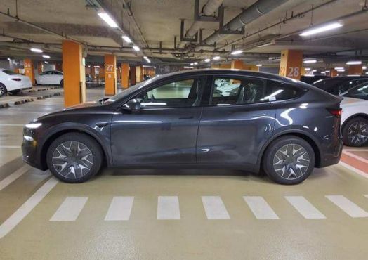 Tesla Model Y L Long Range AWD — пробег 1 км — фото 5 из 5