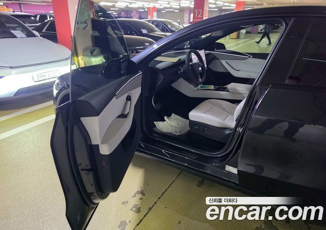 Tesla Model Y L Long Range AWD — пробег 1 км — фото 4 из 5