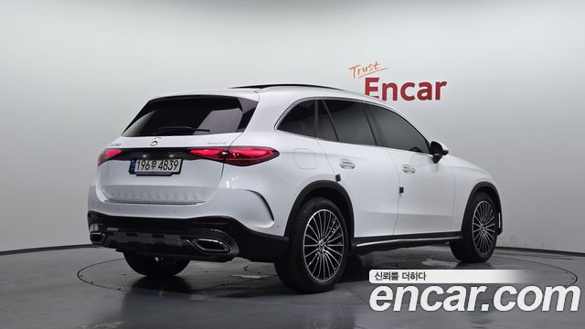 Mercedes-Benz GLC-Class GLC300 4MATIC AMG Line — пробег 32 081 км — фото 2 из 5