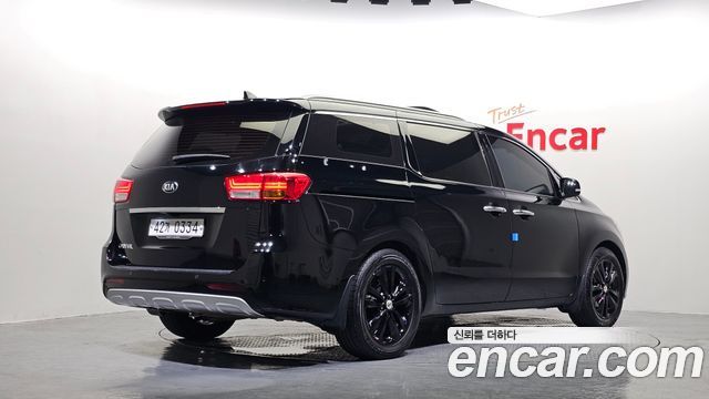 Kia Carnival из Кореи Encar