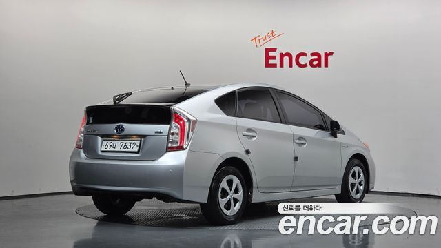 Toyota Prius из Кореи Encar