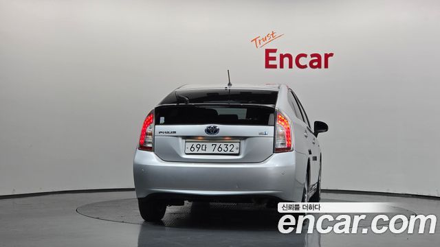 Toyota Prius из Кореи Encar