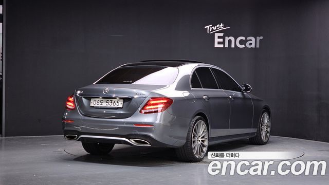 Mercedes-Benz E-Class E300 4MATIC AMG Line — пробег 180 323 км — фото 2 из 5