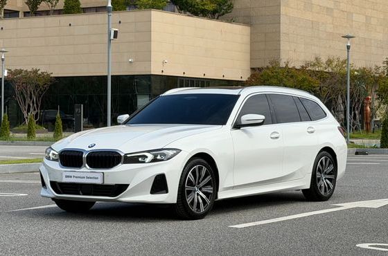 BMW 3-Series 320i Touring — пробег 9 921 км — фото 1 из 5