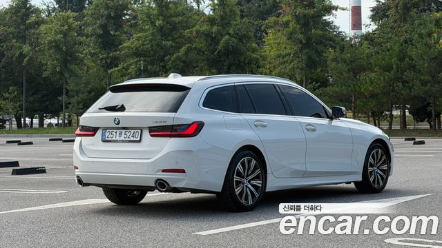 BMW 3-Series 320i Touring — пробег 9 921 км — фото 2 из 5
