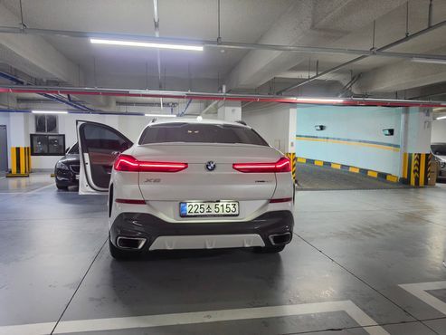 BMW X6 xDrive40i M Sport — пробег 25 889 км — фото 4 из 5