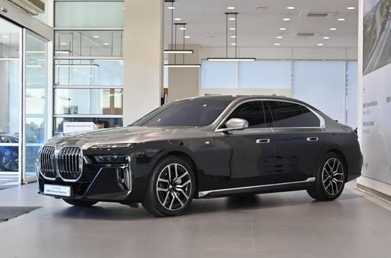 BMW 7-Series 740i xDrive M Sport — пробег 15 177 км — фото 1 из 5