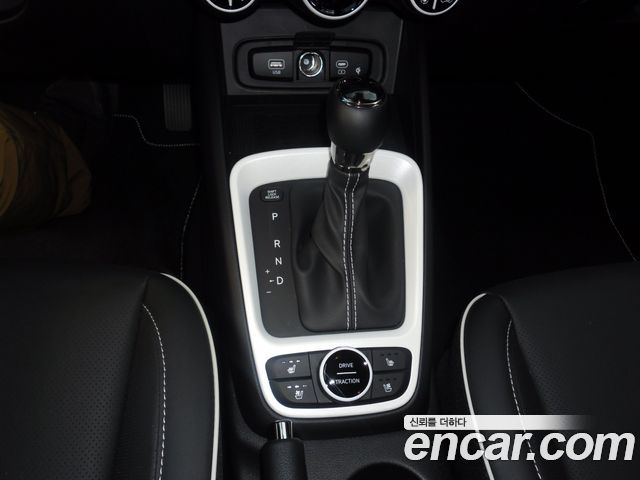 Hyundai Venue из Кореи Encar