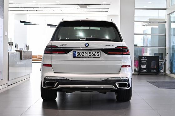 BMW X7 xDrive 40i M Sport 7STR — пробег 117 222 км — фото 4 из 5