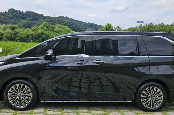 Lexus LM 500h Executive — пробег 9 км — фото 3 из 5