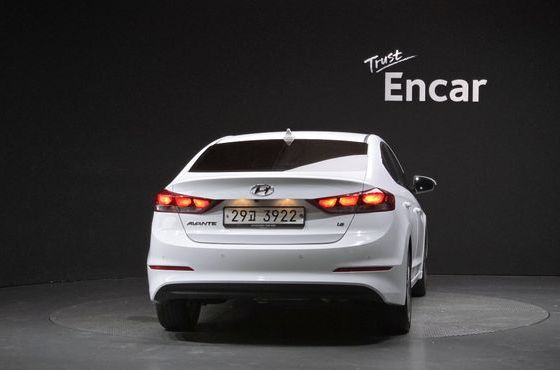 Hyundai AVANTE 1.6 GDI Value Plus — пробег 71 200 км — фото 4 из 5