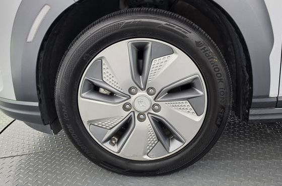 Hyundai Kona Premium — пробег 136 350 км — фото 5 из 5