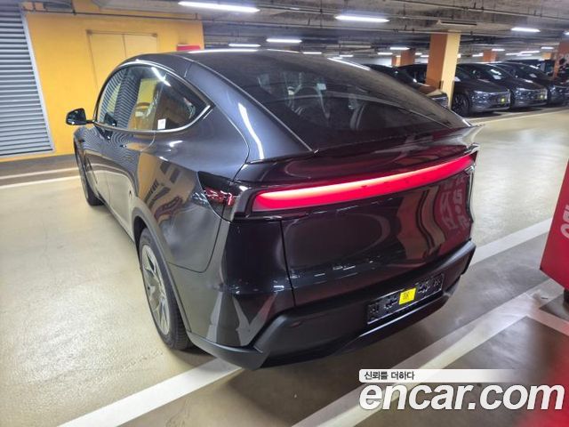 Tesla Model Y L Long Range AWD — пробег 1 км — фото 2 из 5