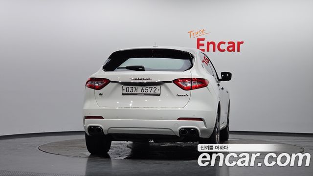 Maserati Levante из Кореи Encar