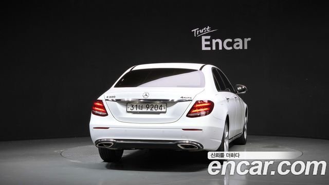 Mercedes-Benz E-Class E200 Avantgarde — пробег 99 140 км — фото 4 из 5