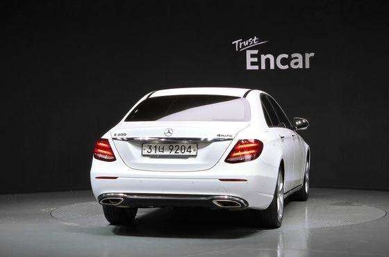 Mercedes-Benz E-Class E200 Avantgarde — пробег 99 140 км — фото 4 из 5