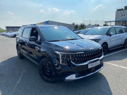 Kia Carnival Diesel 9-Seater Prestige — пробег 8 889 км — фото 1 из 5