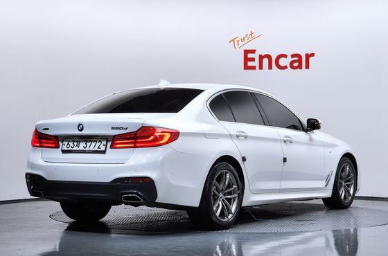 BMW 5-Series 520d xDrive M Sport Package — пробег 114 412 км — фото 2 из 5