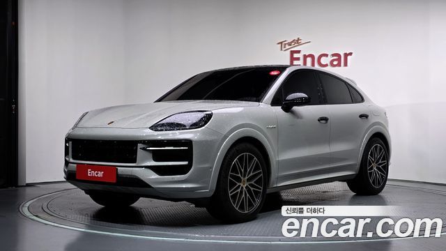 Porsche Cayenne 3.0 E-Hybrid Coupe — пробег 15 975 км — фото 1 из 5