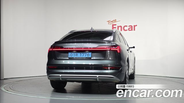 Audi e-tron 55 Quattro Sportback — пробег 86 304 км — фото 4 из 5
