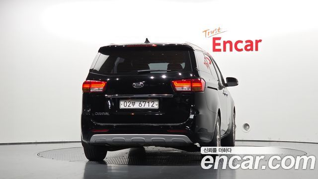 Kia Carnival из Кореи Encar