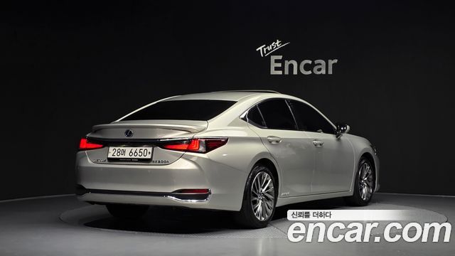 Lexus ES Luxury Plus — пробег 86 584 км — фото 2 из 5