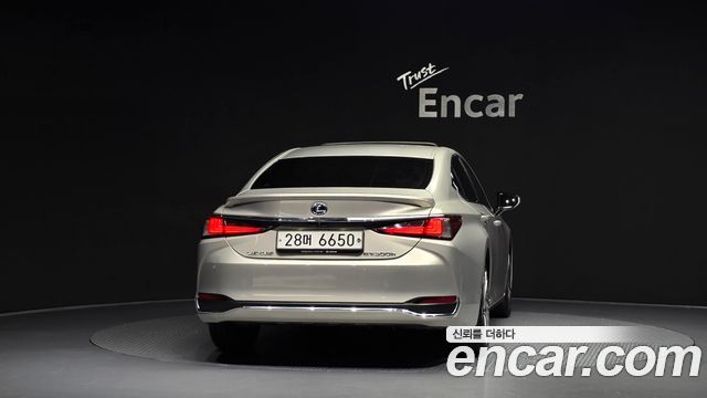 Lexus ES Luxury Plus — пробег 86 584 км — фото 4 из 5