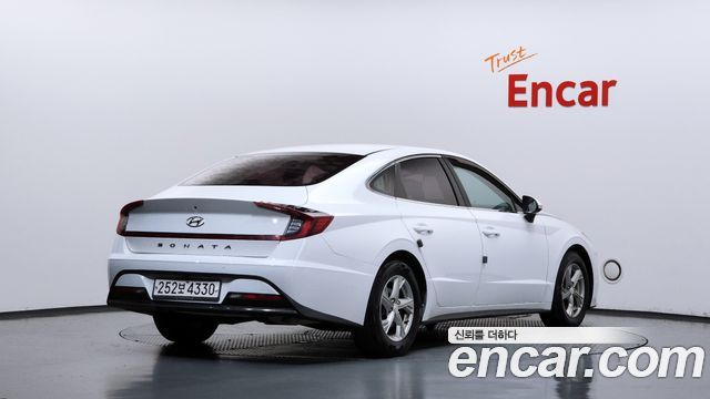 Hyundai Sonata 2.0 Smart — пробег 182 867 км — фото 2 из 5