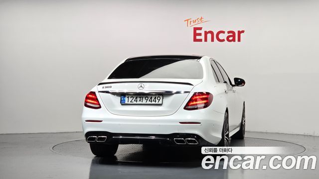Mercedes-Benz E-Class E300 AMG Line — пробег 175 498 км — фото 4 из 5