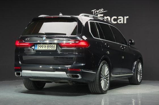 BMW X7 xDrive 40i Design Pure Excellence 7-Seater — пробег 135 952 км — фото 2 из 5
