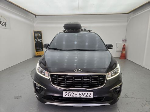 Kia Carnival 9-Seater Prstige — пробег 140 000 км — фото 3 из 5