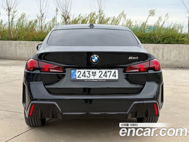 BMW 2-Series 220 M Sport Design — пробег 4 037 км — фото 2 из 5