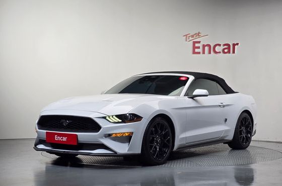 Ford Mustang Convertible — пробег 60 418 км — фото 1 из 5