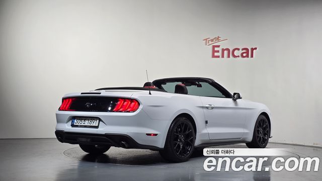 Ford Mustang Convertible — пробег 60 418 км — фото 2 из 5