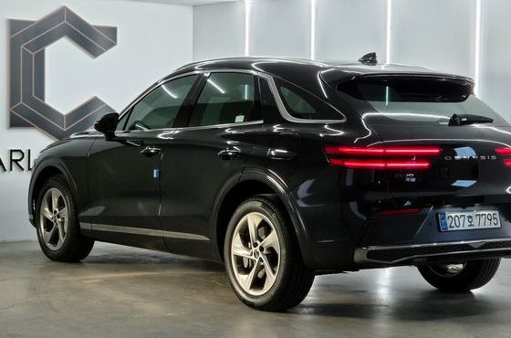Genesis GV70 2.5T Gasoline AWD — пробег 3 941 км — фото 3 из 5
