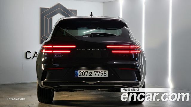 Genesis GV70 2.5T Gasoline AWD — пробег 3 941 км — фото 4 из 5