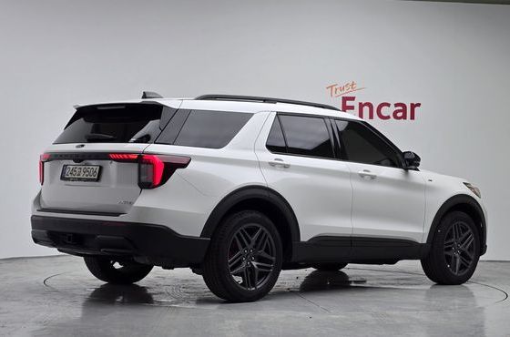 Ford Explorer 2.3 ST-Line 4WD — пробег 15 811 км — фото 2 из 5