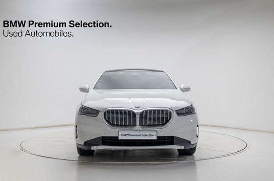 BMW 5-Series 520i — пробег 8 900 км — фото 3 из 5