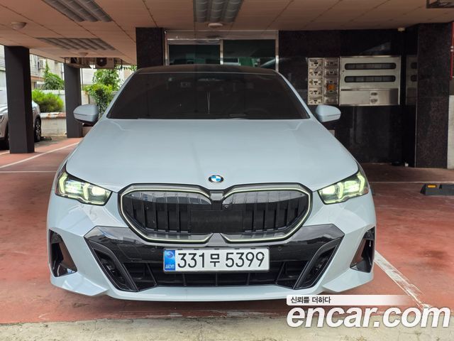 BMW 5-Series 520i M Sport — пробег 8 411 км — фото 2 из 5