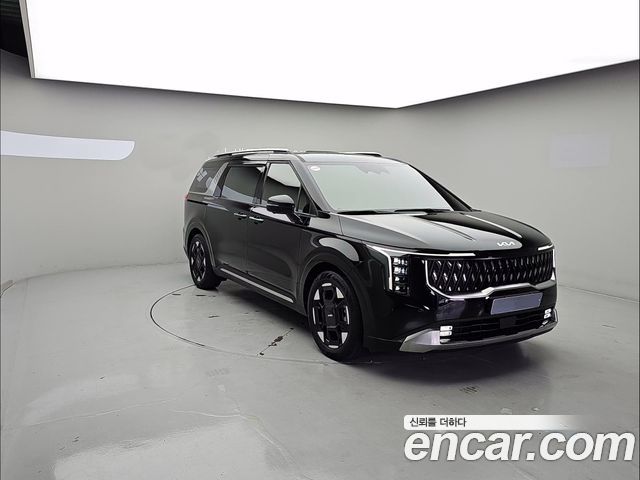 Kia Carnival Gasoline 7-Seater Signature — пробег 13 840 км — фото 1 из 5