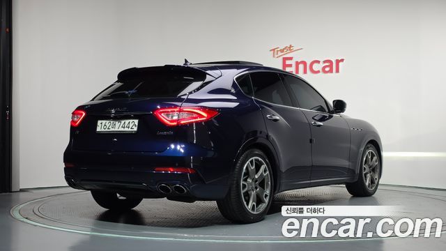 Maserati Levante из Кореи Encar
