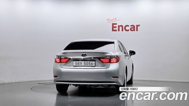 Lexus ES Supreme XV60 — пробег 95 368 км — фото 4 из 5
