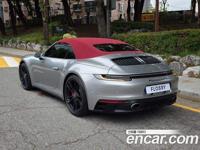Porsche 911 Carrera 4 GTS Cabriolet — пробег 17 950 км — фото 2 из 5