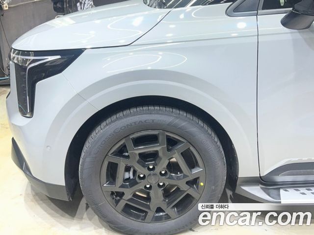Kia Carnival Hev 9 Seater X Line — пробег 213 км — фото 2 из 5