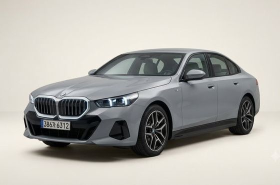 BMW 5-Series 520i M Sport — пробег 4 371 км — фото 1 из 5